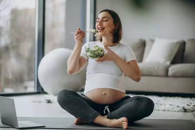 Female Nutritionist
